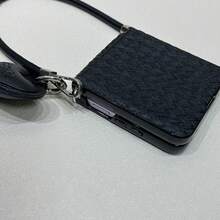 Luksusowy, prosty, czarny, słomiany pokrowiec na telefon z wisiorkiem w kształcie serca, pleciony, kompatybilny z Samsungiem - Czarne - Zobacz 9