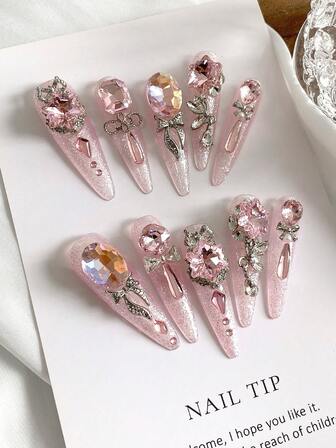 Accesorios de lujo con base en polvo de temperamento explosivo y brillante de estilo largo y puntiagudo, emparejados con uñas postizas hechas a mano, accesorios de temperamento de alta gama de huevo de paloma de alta resistencia, adecuados para fiestas, cumpleaños y otras ocasiones