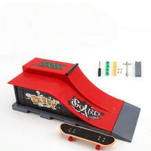 Fingertip Toy 6合1手指滑板红色竞技场，最新红色款，全新竞技场，多模块可组合，包含手指滑板套件、斜坡滑梯轨道坡道、手指裤和手指轮滑鞋（手指滑板颜色随机发送），适合作为生日礼物、节日礼物。 - 紅色 - 查看 12