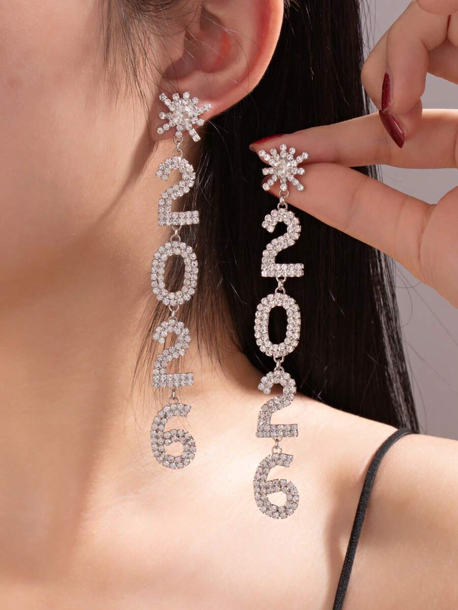 1对镶钻雪花2026长款垂坠耳环圣诞女孩几何流苏全钻吊坠耳环 - 銀色 - 查看 1