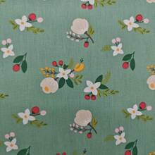 Tela de algodón de sarga serie Hoja Verde (8 piezas), tela para patchwork hecha a mano, ideal para Navidad, Pascua, Día de la Independencia, Año Nuevo Chino y otras festividades. Perfecta para coser, crear guirnaldas, muñecos, tocados, decoraciones, manualidades y decoración del hogar. Tela para envolver regalos. Varios diseños con detalles de borlas decorativas. Disponible en dos tamaños.