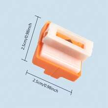 4片装A4裁纸刀替换刀片 - 自动安全保护设计，耐用不锈钢材质，兼容多种裁纸刀，是办公室和家庭使用的理想之选。 - 均碼 - 查看 3