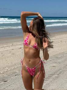 Set di bikini da donna con stampa floreale, top con collo alla halter sexy, regolabile, slip a triangolo con lacci laterali, adatto per vacanze al mare, San Valentino - Fucsia - Visualizzare 1