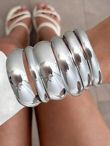 Conjunto de 6 pulseiras largas de metal com design geométrico luxuoso e exagerado em estilo vintage, perfeitas para uso diário, festas, férias e encontros. Uma ótima opção para presente.