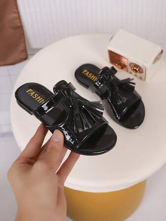 1 par barntofflor med tofs och PU-motiv, lämpliga för sommaren