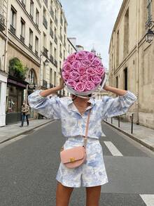 女士优雅休闲纽扣衬衫短裤套装，时尚印花两件套，适合海滩度假春季穿着 - 淺色水洗藍 - 查看 2