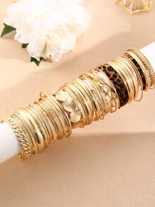 17KM Conjunto de 15/10/8/4 pulseiras estilo moeda vintage simples e elegante, douradas, com fecho aberto, design geométrico e espiral suave. Pulseiras brilhantes para usar em conjunto, perfeitas para o dia a dia, festas, casamentos e como presente de Natal.