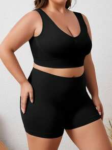 1套天蓝色女士大码无缝运动内裤加大平角短裤，舒适透气单层无棉碗形文胸和柔软亲肤塑身平角裤组合，适合训练、瑜伽