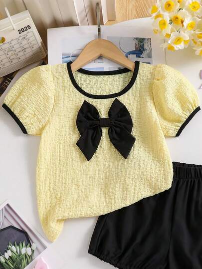 女童休闲时尚可爱风3D蝴蝶图案圆领泡泡袖T恤上衣，适合户外活动、返校、通勤、社交聚会、春夏穿着。