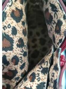 女款铜扣6孔短靴，宽绑带设计，时尚高跟厚底系带踝靴，圆头款式，适合春夏秋冬。（尺码偏小，建议订购大一码）材质比较硬挺不易变形，前脚掌较宽者建议订购大两码。