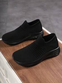 Women's Wide Fit Breathable Lightweight Knit Slip-On Sneakers, Ribbed Knit Pattern, Round Toe Low-Top Thick Sole Athletic Shoes, Casual Comfortable Style, Suitable For Women's Daily Walking, Work, Travel, Spring/Summer Black Fabric Slip-On Shoes