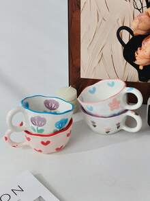 1个彩色花卉爱心图案陶瓷杯，甜美风格陶瓷马克杯，不对称造型，手工绘制细节，适合盛装咖啡和其他饮品，是少女风家居装饰和春季朋友聚会的理想之选。 - 彩色 - 查看 3