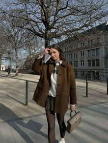 Blazer marrone vintage con bavero, stile casual, vestibilità morbida e minimalista, versatile