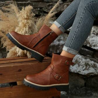 2025 بوت تشيلسي جديدة للنساء للخريف/الشتاء، بوت كاحل بريطانية بنمط دراسات مسطحة، بوت كاحل بنمط أزرار وأربطة بأصبع قدم مدبب، بوت كاحل بأصبع قدم دائري وبنعل سميك، بوت متوسطة الطول