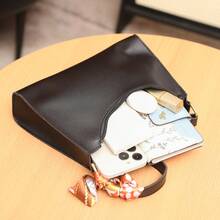 Women's Casual Fashionable Crescent Shoulder Bag, Comes With Exquisite Scarf, Versatile Minimalist Underarm Bag - Black - View 7