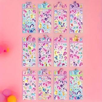 一套9张小马宝莉Q版贴纸，可爱卡通激光贴纸，小图案涂鸦装饰，校服配饰，精心设计，无需电源，是赠送朋友的完美节日礼物、生日礼物、派对礼物、圣诞节礼物、感恩节礼物、毕业礼物。