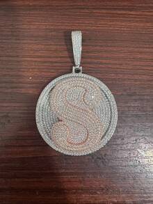 Mặt dây chuyền hình tròn chữ cái vuông tùy chỉnh, chất liệu đồng thau đính đá Cubic Zirconia, 26 lựa chọn chữ cái, dây chuyền phong cách Hip Hop cá nhân hóa để đeo hàng ngày. - Nhiều màu - Xem 8