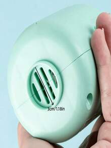 1个家用真空收纳袋，粉色和绿色，带手动真空泵。第一件产品是一个白色手动真空泵，适用于卧室、整理、家居收纳，可收纳白色T恤、黑色裤子、女士冬装、连衣裙、女士冬季服装、优雅女装、白色衬衫、长袖衬衫、白色连体裤、春季连衣裙、春季套装、春季服装、简约风格服装、夏季上衣等。 - 彩色 - 查看 5