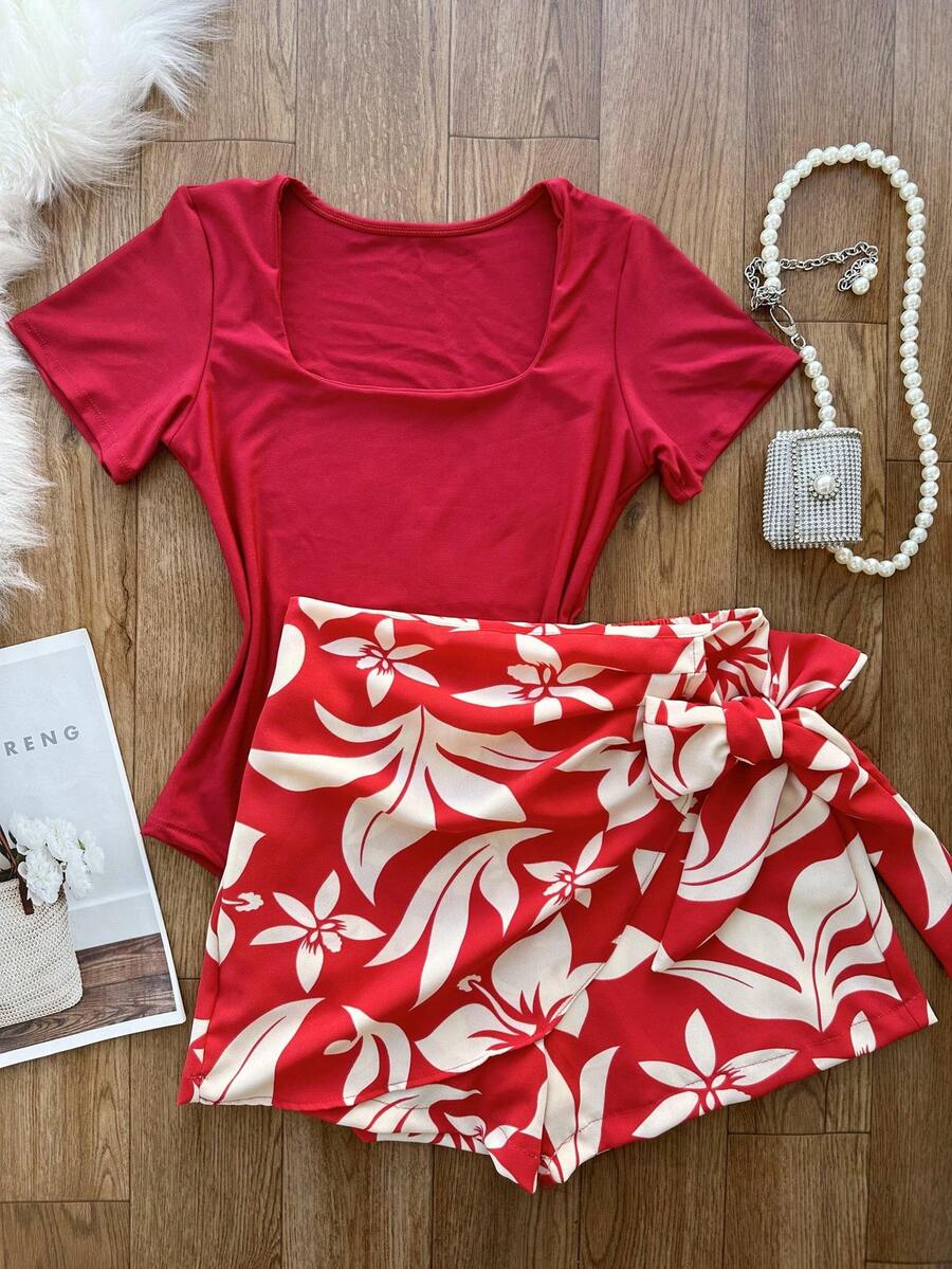 KISTYLE Women's Set Consisting Of A Spandex Bodysuit And A Printed, Lined Skirt With Shorts. - vermelho.com vermelho\flor - Xem 1