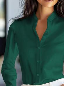 女士优雅缎面白色长袖衬衫 - 百搭纯色纽扣衬衫，经典领型，面料柔软顺滑，不透缎面材质，可机洗和干洗，适合办公室、休闲和正式场合，高端风格，易于打理，适合春、夏、秋、冬四季穿着。 - 綠色 - 查看 5
