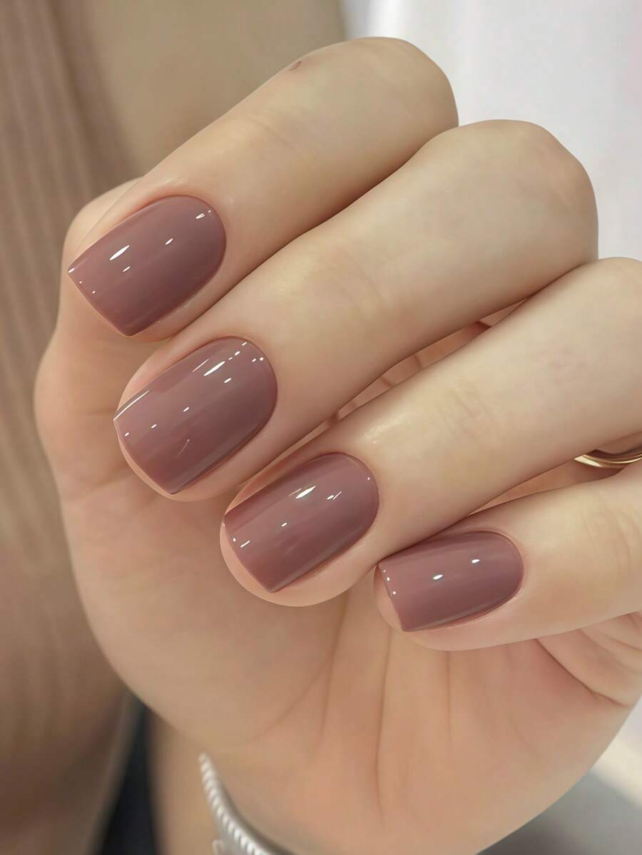 用这款24片装短方形按压式假指甲提升您的时尚品味！复古秋冬高端棕色纯色按压式假指甲，全覆盖式假指甲套装，适合女性和女孩。套装包含1张粘合贴片、1个迷你指甲锉、条状果冻凝胶。美甲用品随机发货。 - 摩卡棕 - 查看 1