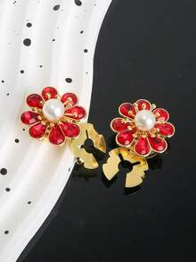 2个时尚多功能水钻花朵纽扣套；优雅精致的男女衬衫装饰纽扣；无需缝纫，3秒即可佩戴，适合正式场合、日常穿着和聚会。