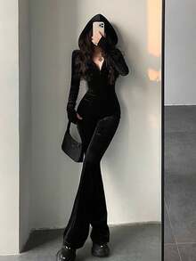 Spring And Summer New Velvet Slim-Fit Hooded Flared Jumpsuit, European And American Hot Girl Style Velvet Hooded Jumpsuit For Women, Slim-Fitting And Slimming Flared Long Pants With V-Neck Zipper, Perfect For Hanging Out With Girlfriends, Parties, Or Commuting; A Must-Have Item For Valentine's Day - Black - View 5
