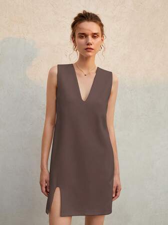 Vestido recto con cuello en V sin mangas y abertura, vestido minimalista casual con espalda descubierta, atuendo de oficina informal, atuendo de vacaciones
