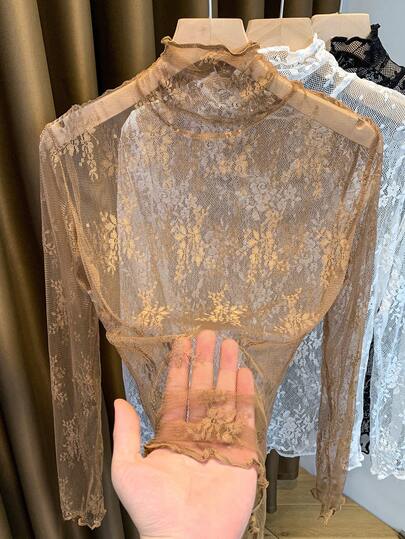 Camiseta interior con cuello alto delgado de encaje, camiseta interior con volantes de malla para mujeres, nueva llegada primavera/otoño 2024