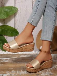 Korean Style Peep-Toe High Heel Slippers For Women, Summer Thick Bottom Chunky Heel Rivet Crossed Strap Suede Platform Sandals - Gold - View 5
