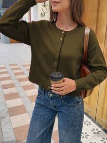 FOR BEAUTY 秋季新款纯色圆领单排扣长袖针织开衫，温柔、优雅、浪漫、休闲、慵懒、时尚、简约百搭，适合外出、通勤及各种场合。这款毛衣开衫是女士春季穿搭的理想之选。 - 軍綠色 - 查看 2