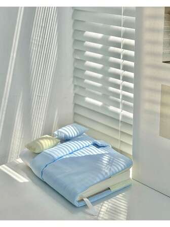 1pc Unique Appearance Creative Design Fashion Notebook, Soft Padded "Bed" Shaped Design, Includes Lined And Grid Paper, High-Quality Material, Personalized Appearance, Creative Artistic Bed Notebook, Notebook Collection, Writing Notebook Gift