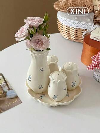 1/4/5 st. kryddflaska med blommönster i fransk kräm i keramik, köksinredning, bordstillbehör, elegant set med kryddflaskor, kryddburkar med 3 fack för kök