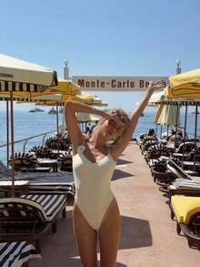 新款时尚性感纯色3D立体花卉吊带连体泳衣（女款）度假沙滩白色夏季 - 白色 - 查看 5