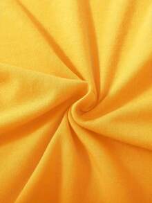 Playera camiseta gráfica dama mujer manga corta cuello redondo básica cómoda fresca ligera estampado mexicano vírgen virgencita guadalupe méxico rosas flor floral frase ruega por nosotros - Amarillo - Ver 5