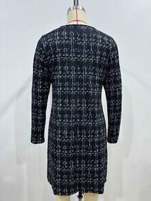Elegante vestido de punto de manga larga y cuello redondo a cuadros para mujer Vestido de manga larga y largo medio a cuadros blancos y negros que estiliza la cintura y la define Vestido de cuello redondo para otoño/invierno, ideal para combinar con otras prendas Vestido minimalista de corte recto, cálido y cómodo - Negro - Ver 6