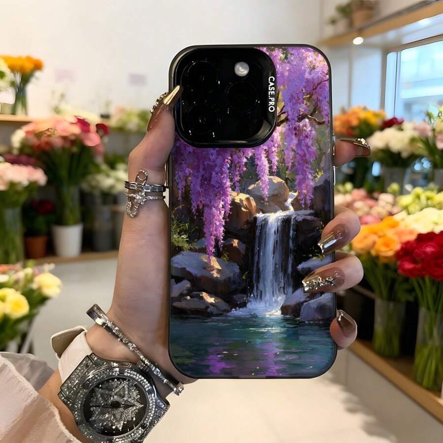 Cubierta de telefono con diseño de cascada y flores moradas para iPhone 14 Pro Max color negro con impresion de paisaje natural y texto CASENO ideal para uso diario en floristeria o eventos elegantes Aplicable a los teléfonos de la serie Apple y Galaxy - Negro - Ver 1