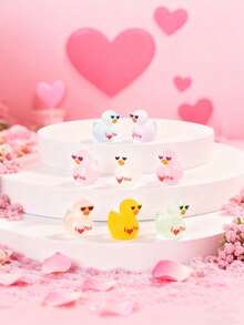 20个夜光迷你树脂鸭摆件，迷你鸭戴着心形太阳镜，上面写着“我爱你”，小动物装饰品，非常适合作为情人节礼物、DIY仙女花园、情人节装饰品、家居/办公桌摆件、感官玩具盒、收藏品、汽车内饰、生日派对礼物。 - 彩色 - 查看 1