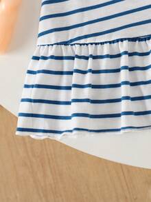 Đầm casual kẻ sọc xếp ly thêu trái tim cổ bẻ cho bé gái nhân dịp Lễ Tình nhân - Màu xanh lam - Xem 3