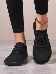 女士宽楦黑色针织运动鞋，透气不束缚，柔软鞋底，舒适百搭，适合日常通勤和休闲穿着。 - 黑色 - 查看 2