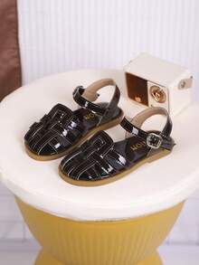 1双儿童流苏PU休闲时尚凉鞋，适合夏季穿着 - 酒紅色 - 查看 7