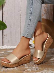 Korean Style Peep-Toe High Heel Slippers For Women, Summer Thick Bottom Chunky Heel Rivet Crossed Strap Suede Platform Sandals - Gold - View 4