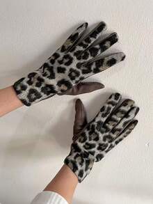 Winter And Autumn Fashion Leopard Print Gloves For Cycling, Women's Warm Outdoor Riding Gloves, Motorcycle Gloves With Thick And Warm Thermal Lined, Soft And Personalized Leopard Print Patterned Fingerless Gloves, With A Plush Insulation Layer. These Are Winter Gloves For Outdoor Activities, Simple Yet Fashionable Touchscreen Gloves, Capable Of Effectively Resisting The Cold. - Multicolor - View 5