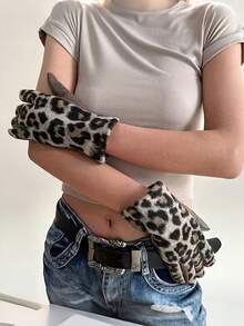 Winter And Autumn Fashion Leopard Print Gloves For Cycling, Women's Warm Outdoor Riding Gloves, Motorcycle Gloves With Thick And Warm Thermal Lined, Soft And Personalized Leopard Print Patterned Fingerless Gloves, With A Plush Insulation Layer. These Are Winter Gloves For Outdoor Activities, Simple Yet Fashionable Touchscreen Gloves, Capable Of Effectively Resisting The Cold. - Multicolor - View 4