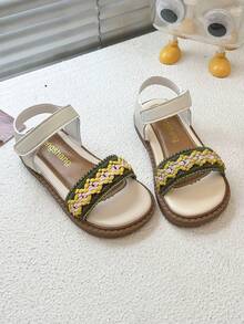 1 par de sandalias decorativas con patrón tejido amarillo, verde y rosa para niñas (la parte superior está diseñada con un patrón tejido amarillo, verde y rosa), fabricadas en material de PU, antideslizantes y resistentes al desgaste, sandalias planas de estilo forestal con cierre de gancho y bucle, adecuadas para viajes al aire libre en verano, eventos con temática natural, etc. - Verde - Ver 8