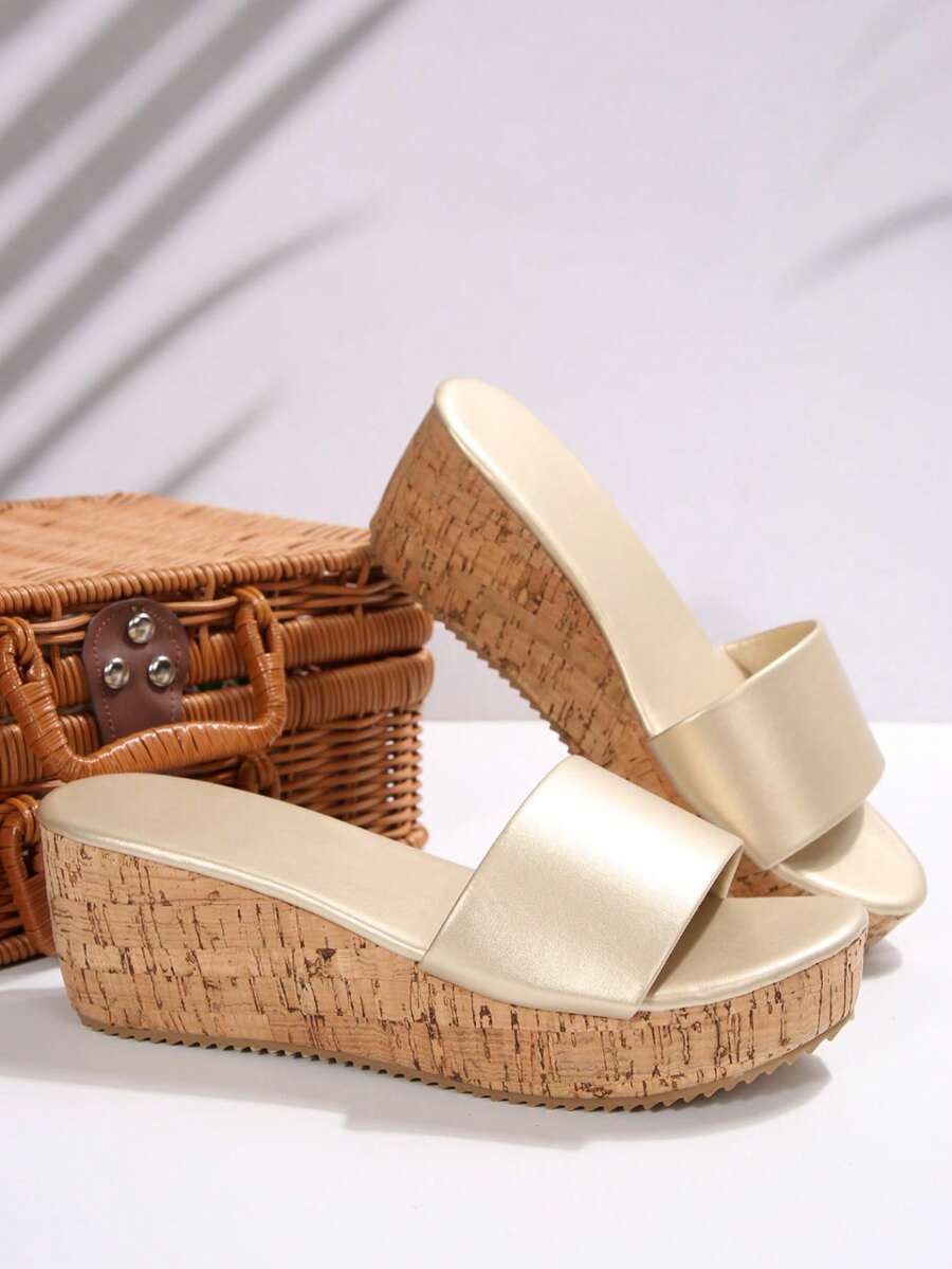 Korean Style Peep-Toe High Heel Slippers For Women, Summer Thick Bottom Chunky Heel Rivet Crossed Strap Suede Platform Sandals - Gold - View 1