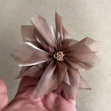 Elegant Flower Brooches - With Milky White Petals And Golden Tones, Suitable For Women, Formal Events, And Everyday Wear - Weddings, Parties, Office Decorations - Elegant Flower Accessories, Wedding Flowers, Clothing Enhancers, Glossy Finishes, Party Decorations, Fashion Accessories, Handcrafted Brooches, Fashion Accessories And Bride Accessories, For Valentine's Day The Perfect Gift For Family, Friends, Couples And Best Friends On Women's Day And Other Festivals - Green - View 8