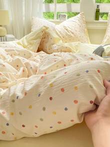 四件套米黄色波点床上用品套装，包含1个被套、1个床单和2个枕套，舒适床上用品套装，简约温馨的家居装饰，纯色床单，100%聚酯纤维，触感柔软，中空纤维