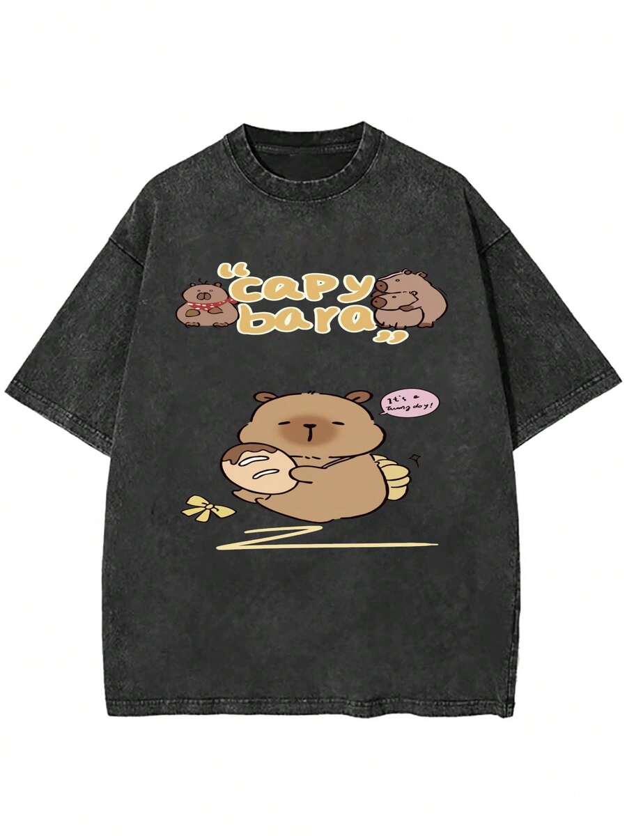 Daily Leisure Theme Capybara With Bread Speech Bubble Letters Print  Washable Short-Sleeve Top, Playful Cartoon Capybara Holding Bread With Speech Bubble And Letters Combination, Short Sleeve Casual Style.Jpg - 黑色 - 查看 1