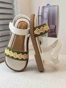 1 par de sandalias decorativas con patrón tejido amarillo, verde y rosa para niñas (la parte superior está diseñada con un patrón tejido amarillo, verde y rosa), fabricadas en material de PU, antideslizantes y resistentes al desgaste, sandalias planas de estilo forestal con cierre de gancho y bucle, adecuadas para viajes al aire libre en verano, eventos con temática natural, etc. - Verde - Ver 6
